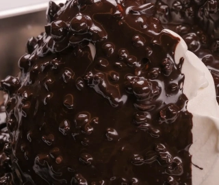 Berry Fusion Brunella MM - horký čokoládový krém s lyofilizovaným ovocím variegato 5 kg